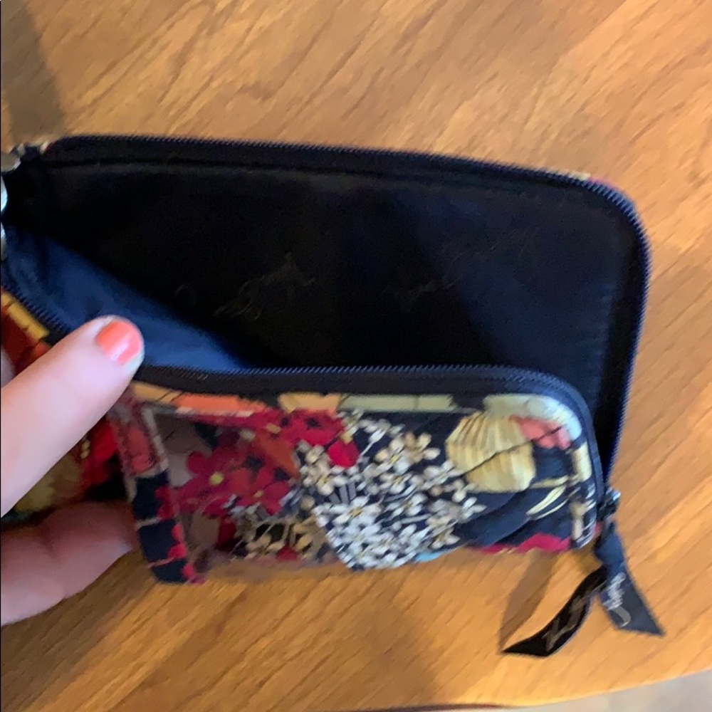 Vera Bradley Wristlet - Picture 5 of 6